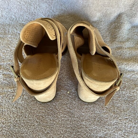 Caslon Tan Suede Peep Toe Block Heel Sandals Size 8.5M Perforated Leather Shoes - Picture 4 of 9